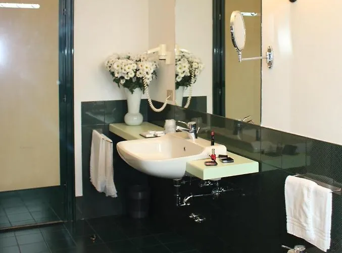 オテル ブオンコンジーヨ 4*