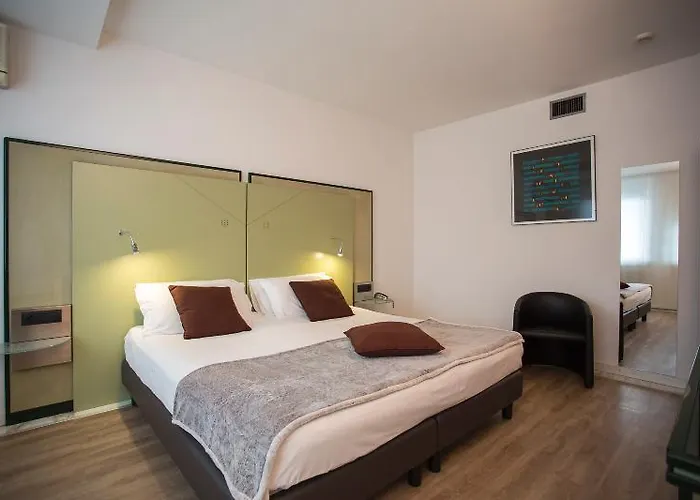 オテル ブオンコンジーヨ 4*